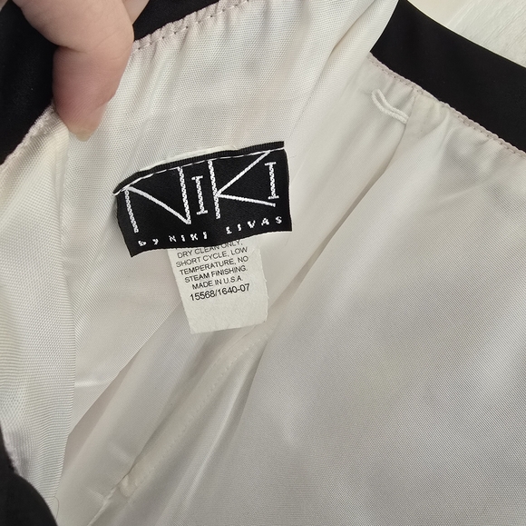 Elegant Black Lace Overlay Dress - Picture 4 of 4